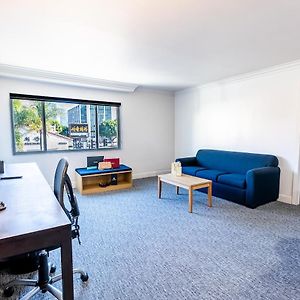 One-Bedroom King Suite Non-Smoking
